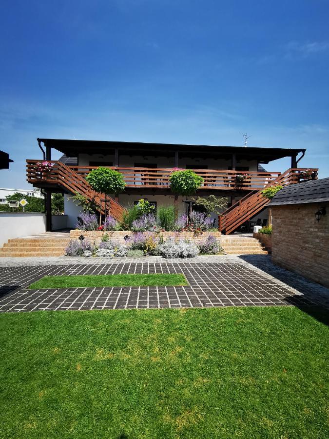 Apartmany Pod Palavou Starovicky ภายนอก รูปภาพ