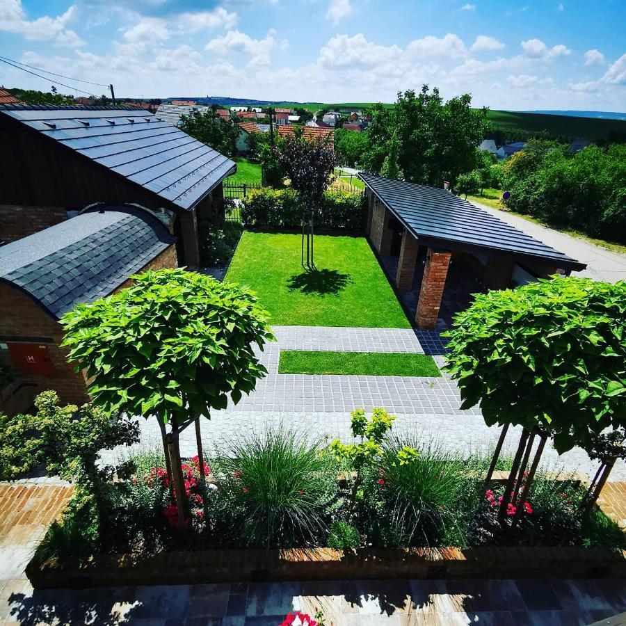 Apartmany Pod Palavou Starovicky ภายนอก รูปภาพ