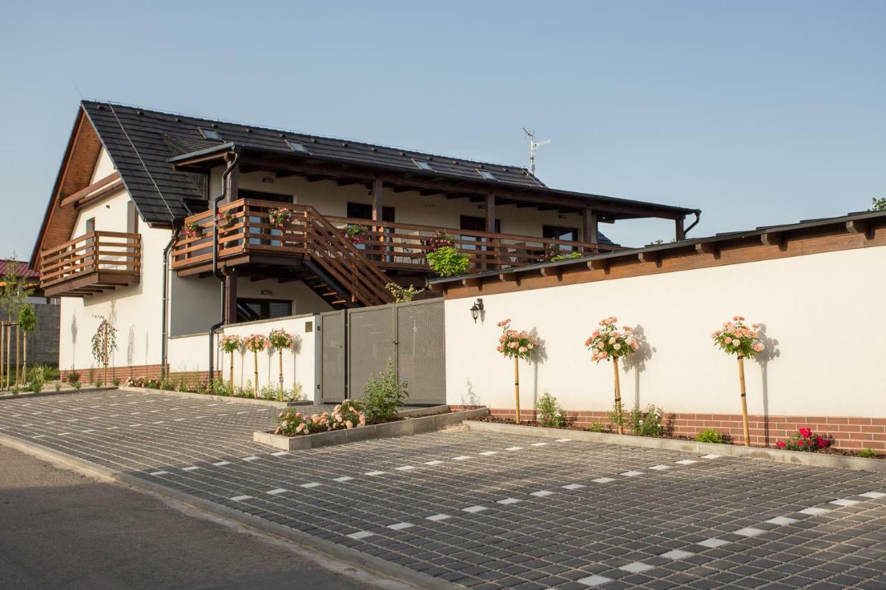 Apartmany Pod Palavou Starovicky ภายนอก รูปภาพ