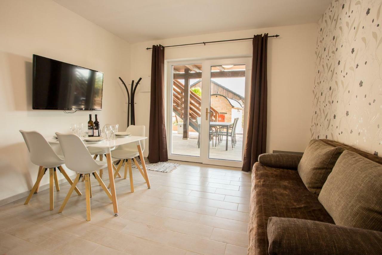 Apartmany Pod Palavou Starovicky ภายนอก รูปภาพ